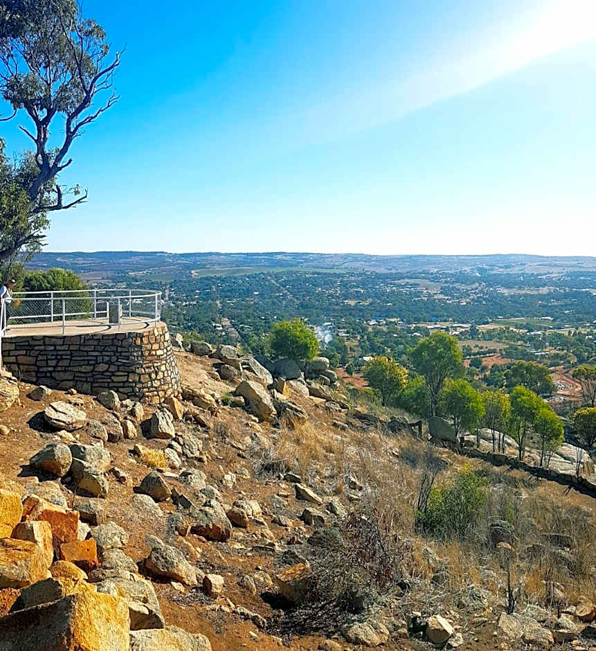 York's Lookout Lodge Bed And Breakfast