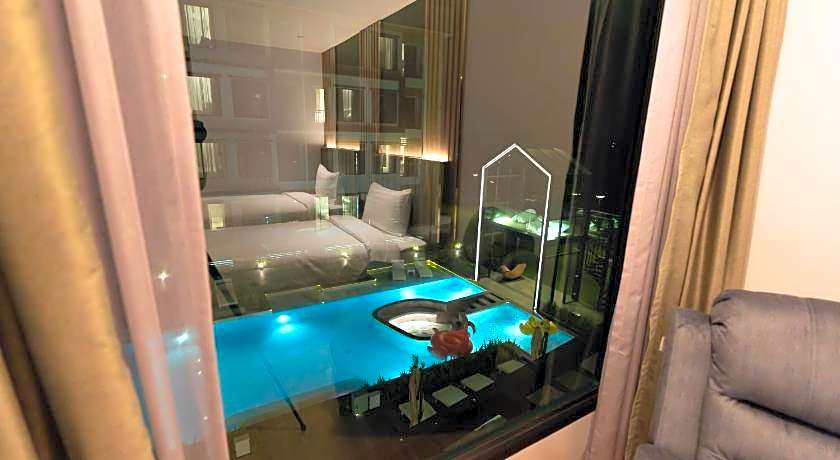 Crystal Srivaree Suvarnabhumi Hotel