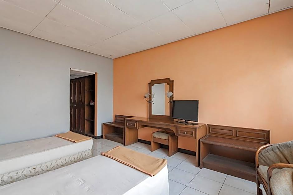 Istana Hotel Bandung Mitra RedDoorz