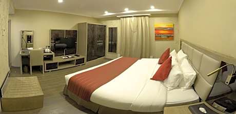 Deluxe King Room - Non-Smoking