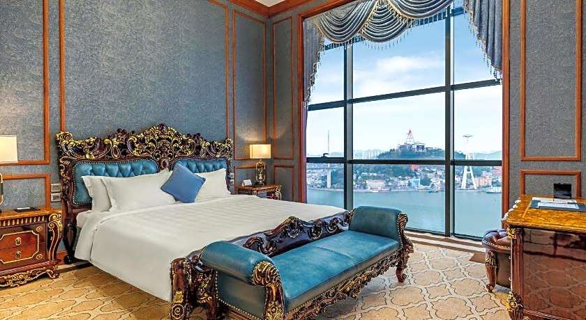 Wyndham Legend Halong