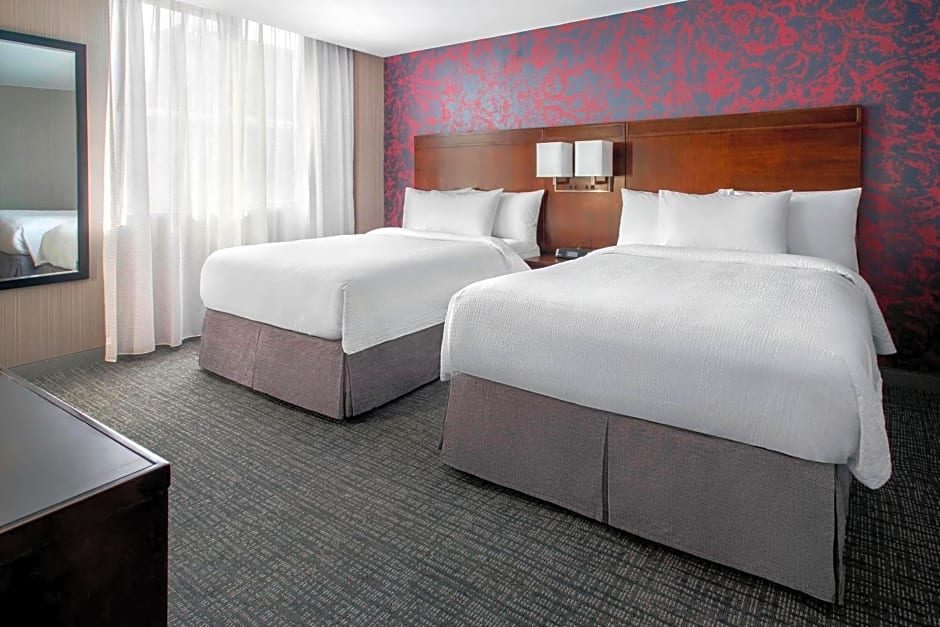 Courtyard by Marriott New York Manhattan / Soho