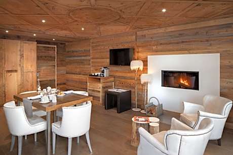 Deluxe King Suite