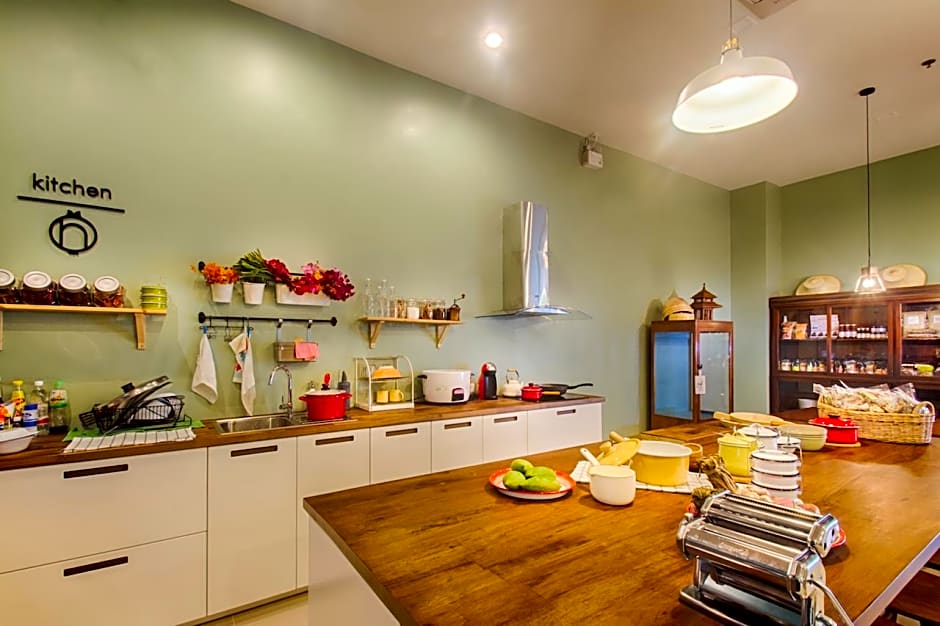 Hom hostel & Cooking club