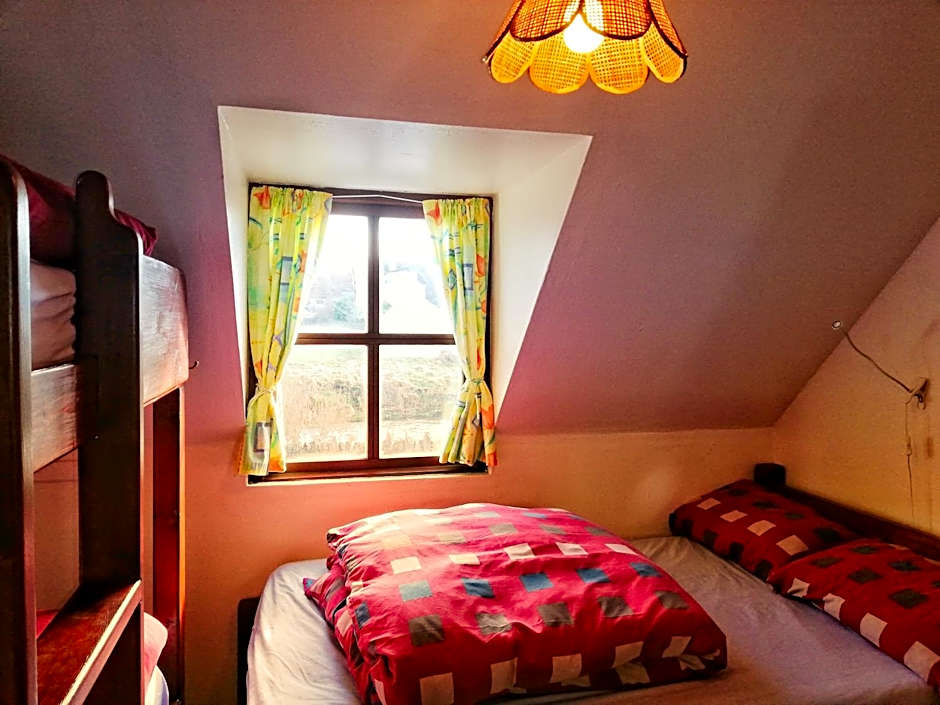 Aille River Tourist Hostel and Campsite Doolin