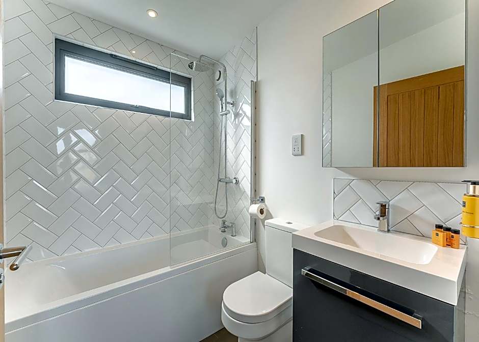 Swanborough Lakes Luxury Lodges