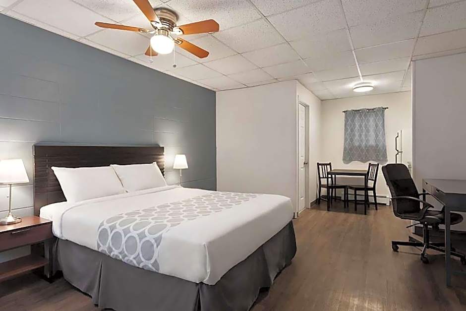 Howard Johnson by Wyndham Grande Prairie