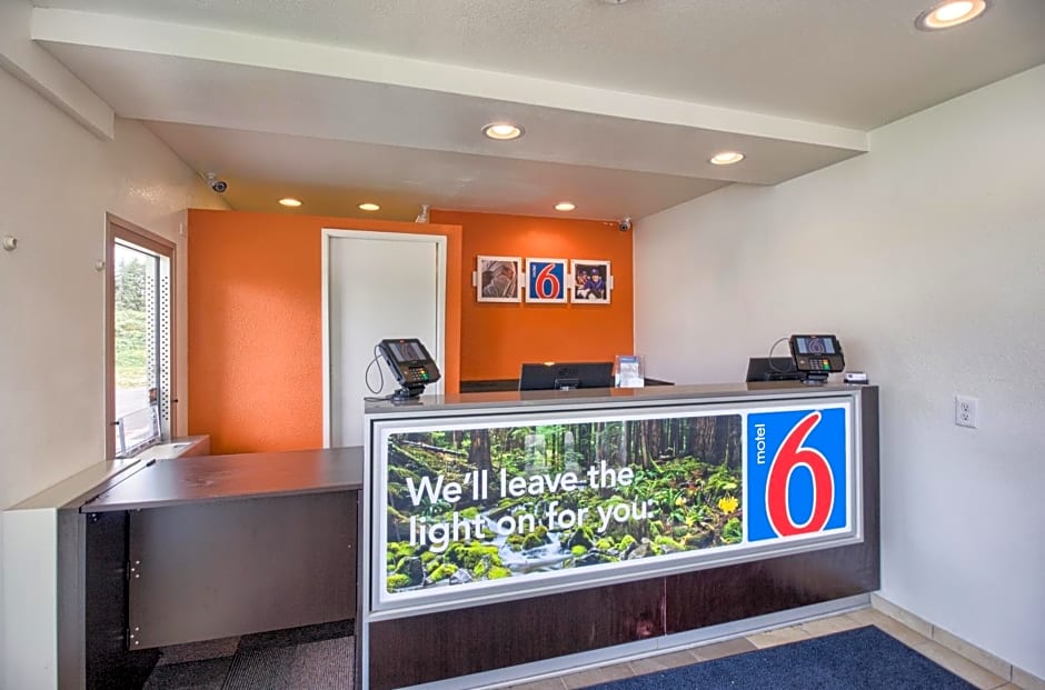 Motel 6 Everett, WA - South