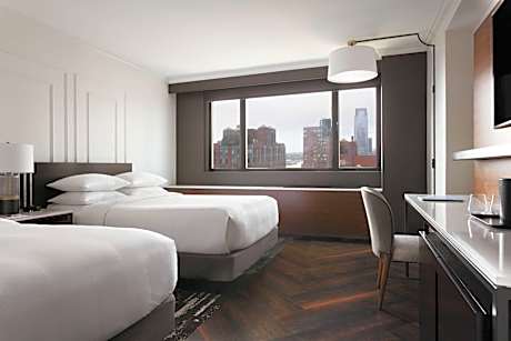 Deluxe Double Room with Transfer Shower - Mobility Accessible