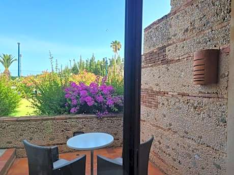 Classic Double Room with Garden View