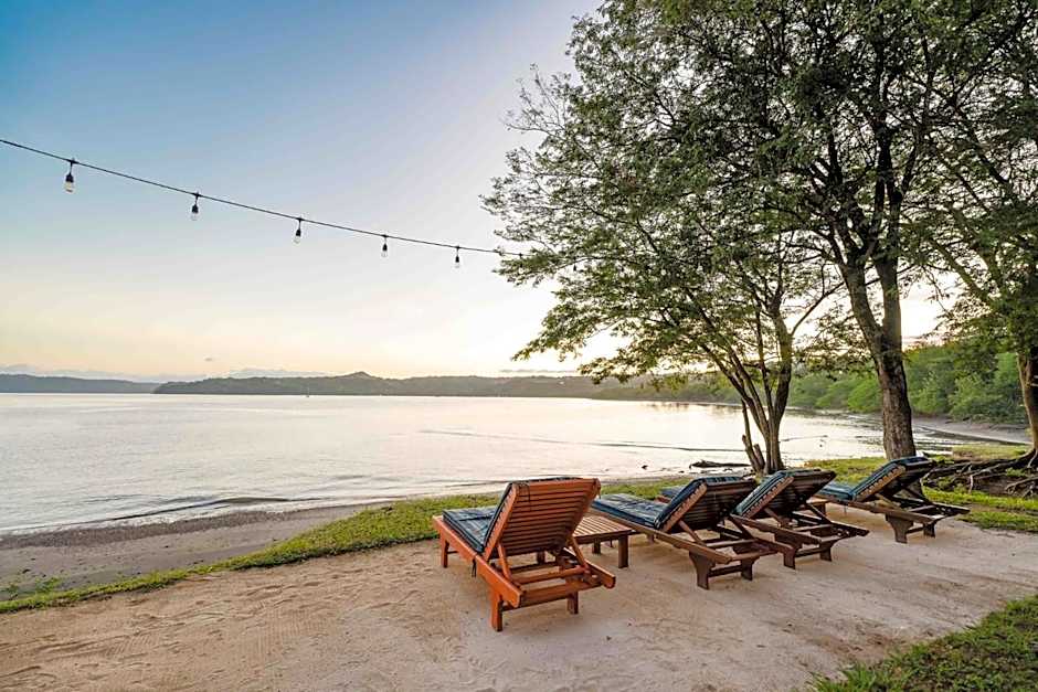 Papagayo Golden Palms Beachfront Hotel