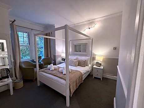 Central Hotel