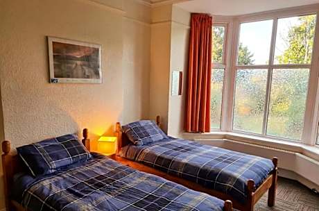 Twin Room with Bathroom