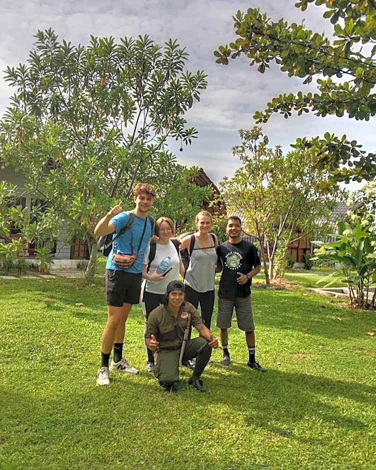 Gino's Place - Guest House & Jungle Trekking