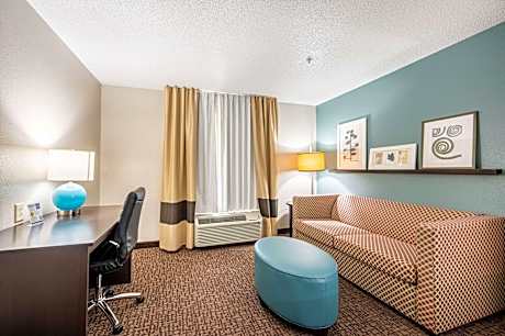 2 Double Beds Suite Nonsmoking