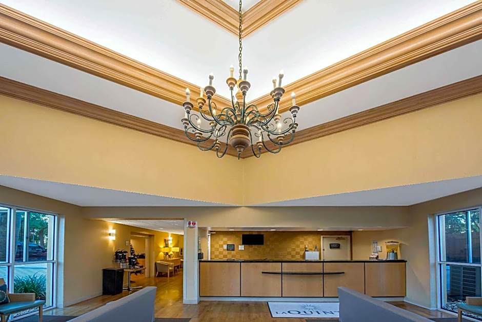 La Quinta Inn & Suites by Wyndham West Palm Beach Airport