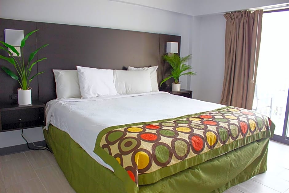 Sun & Sand Resort Oceanfront Suites