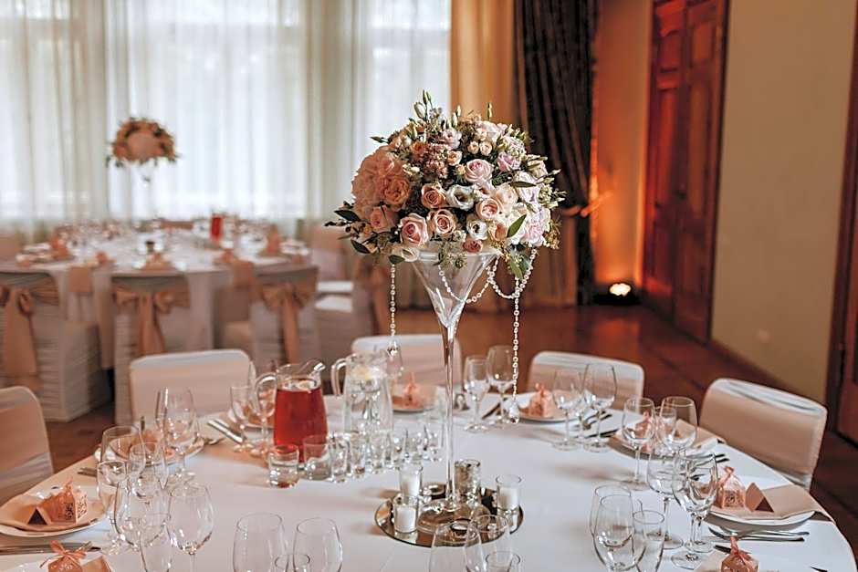 Jaunmoku Palace Complex Hotel