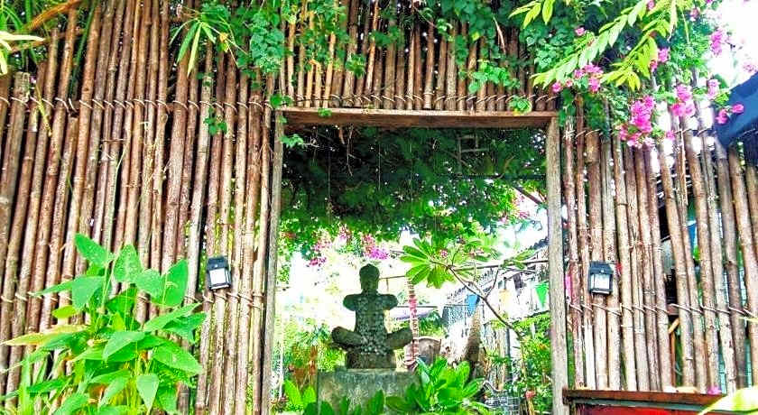 Artist's Place Trat