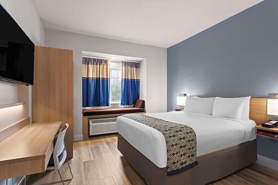 Microtel Inn and Suites - Zephyrhills