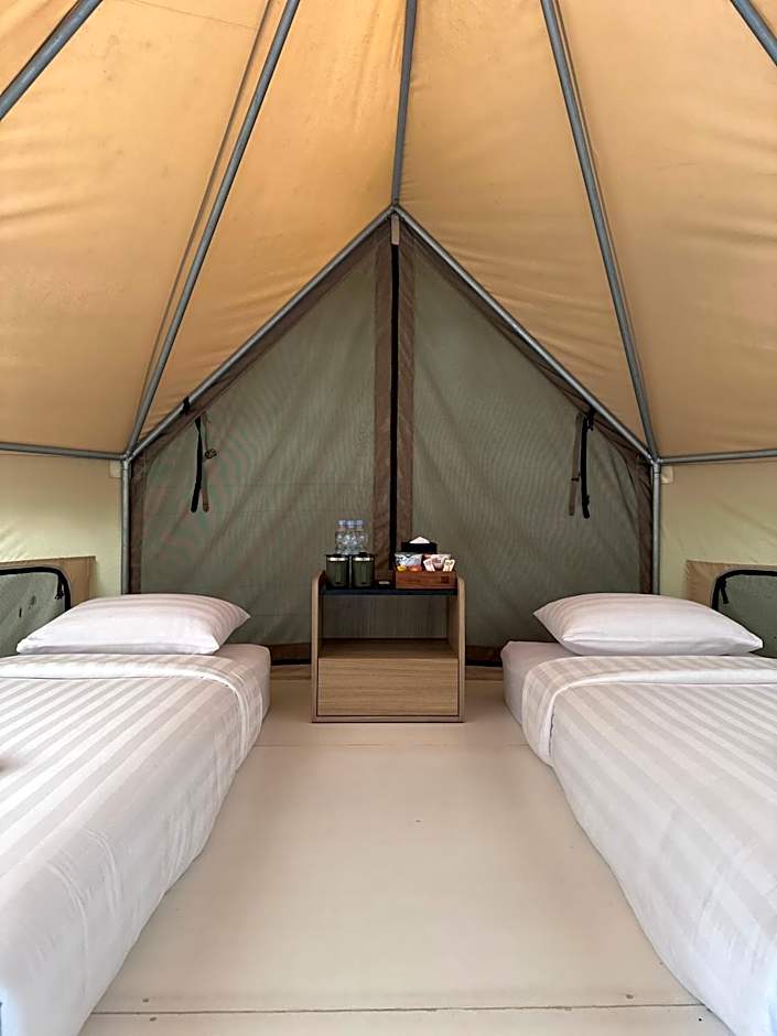Foto 1 von 8 von Tent