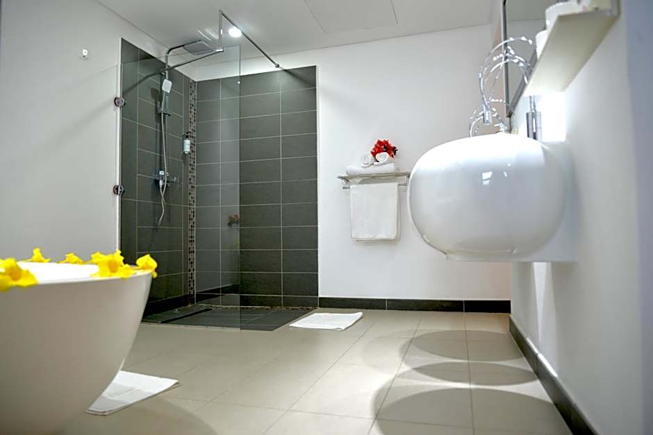 Toparadis Guest House