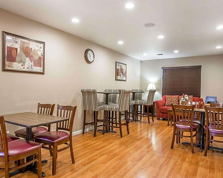 Quality Inn & Suites Woodland