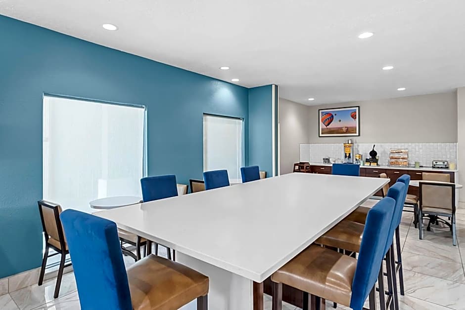 Quality Inn & Suites Sunport Airport Albuquerque