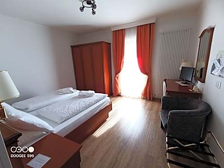 Superior Double or Twin Room with Mountain View