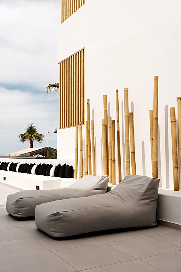 Petradi Beach Lounge Hotel