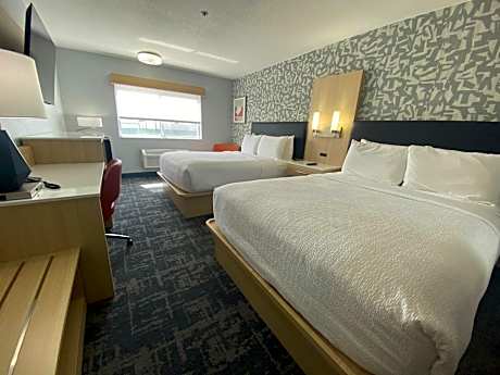 Queen Room with Two Queen Beds and Walk-In Shower - Pet Friendly/Non-Smoking