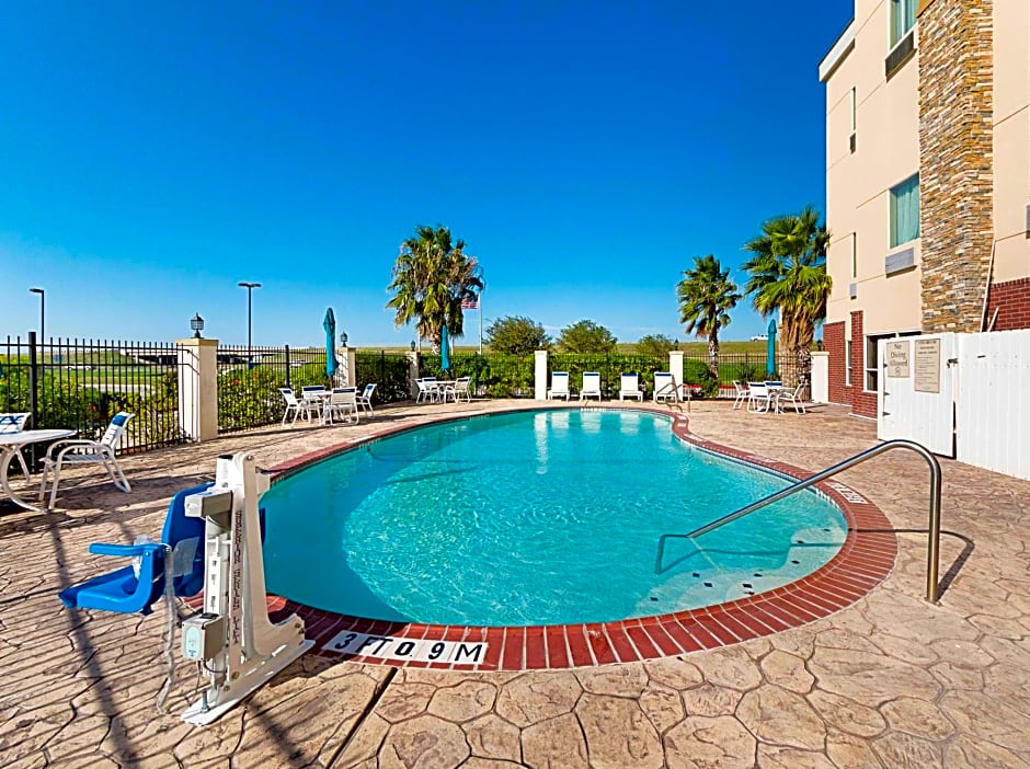 La Quinta by Wyndham Mathis
