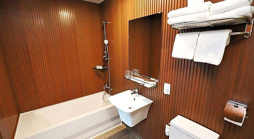 Sea & Moon Tourist Hotel