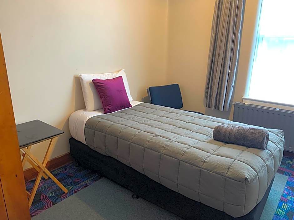 Thomas's Catlins Lodge and Camp Ground