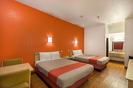 2 Queen Beds Non-Smoking