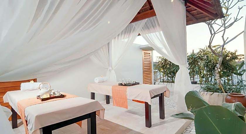 Villa Kayu Raja
