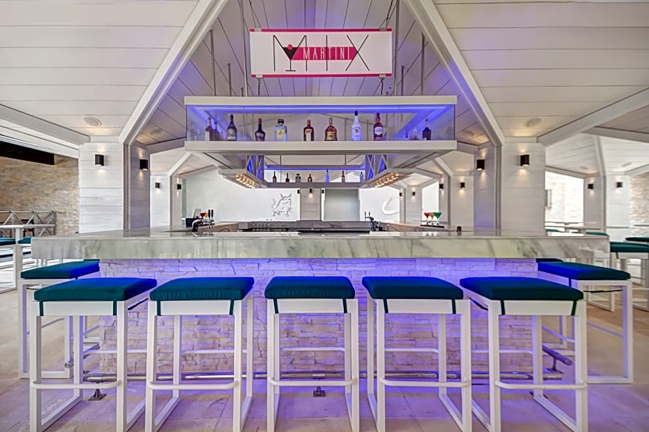 Royalton Blue Waters Autograph All-Inclusive Resor