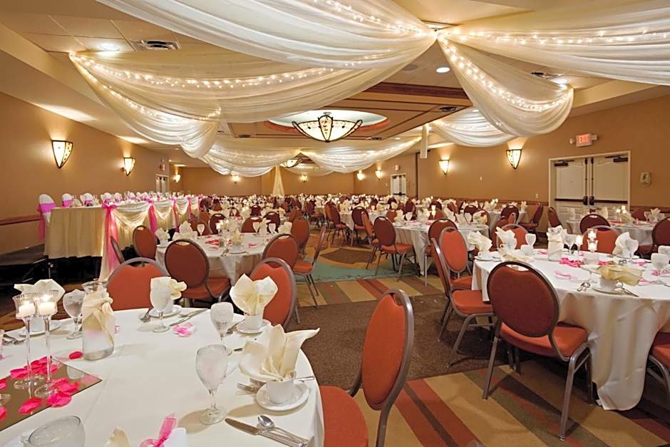 Holiday Inn Hotel & Suites Minneapolis-Lakeville By IHG