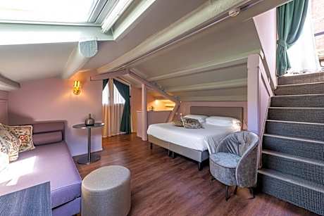 Deluxe Double Room with 2 Extra Beds