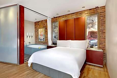 Guest Room Queen Bed