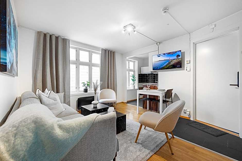 Homerentals Apartments - Behind Bryggen & historic cobblestone streets - 2 Floor renovated from february 2025