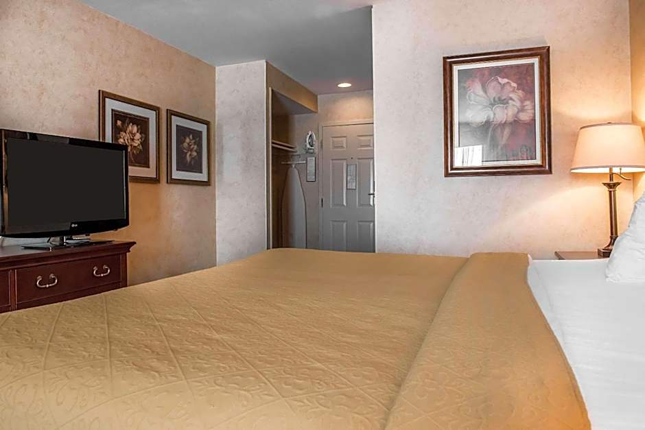 Quality Inn Pittsburgh Airport