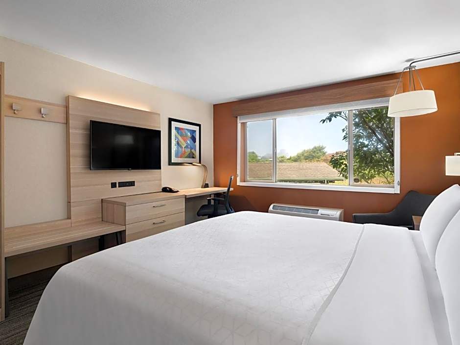 Holiday Inn Express Fort Bragg By IHG