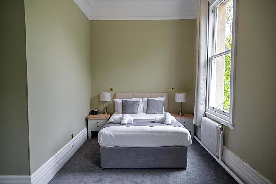 Woodland Manor Hotel