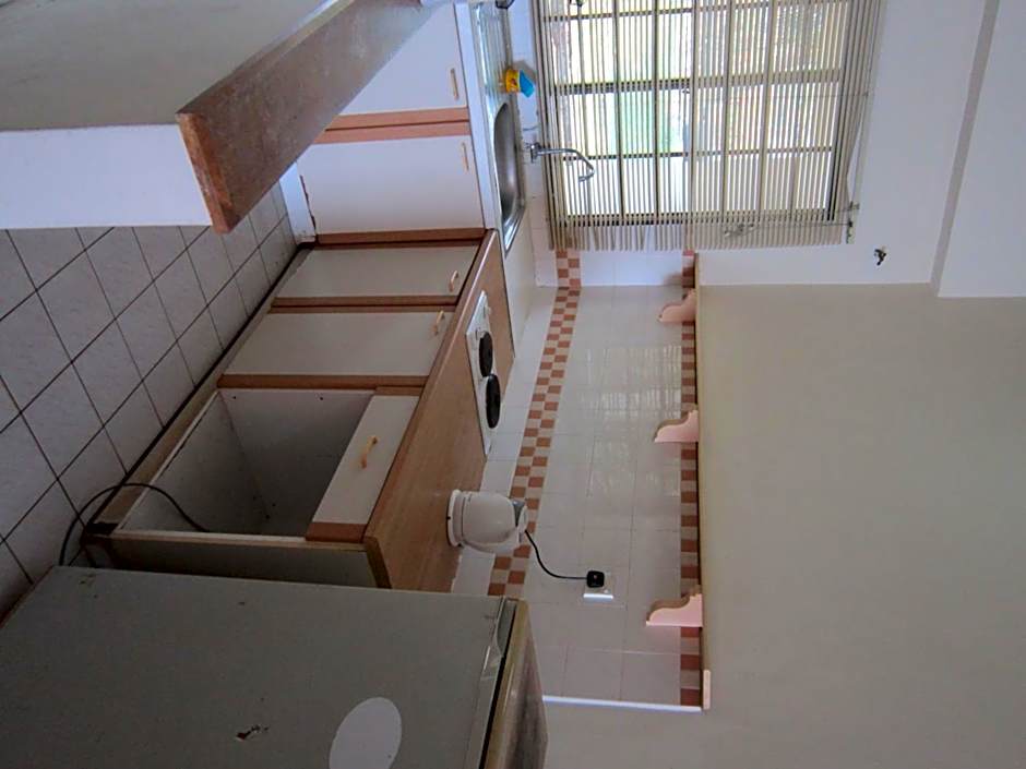 Paradise Lagoon Apartment