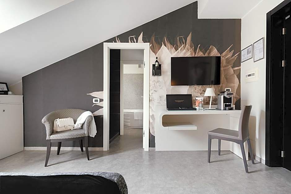 Montenapoleone Suites