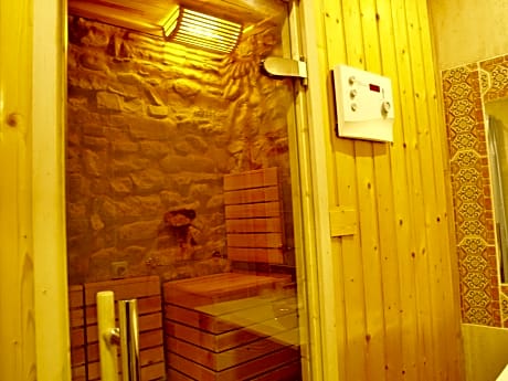 Family Room (5 Adults)