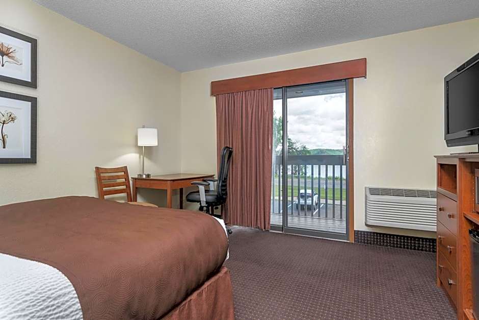 AmericInn by Wyndham Lake City
