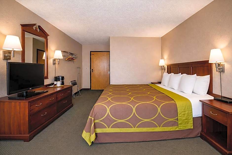 Super 8 by Wyndham Gallup
