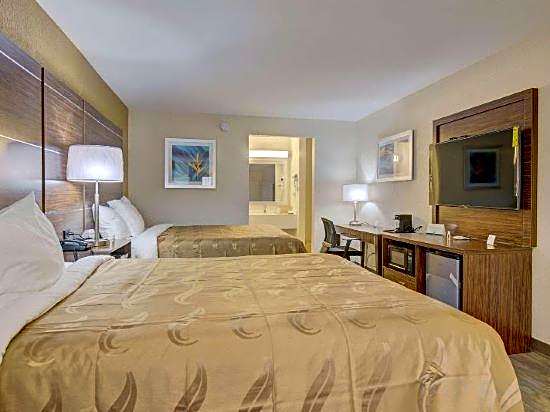 Quality Inn & Suites Suffolk West